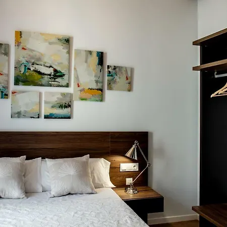 Turisticos Moret 11 - 2a Caces