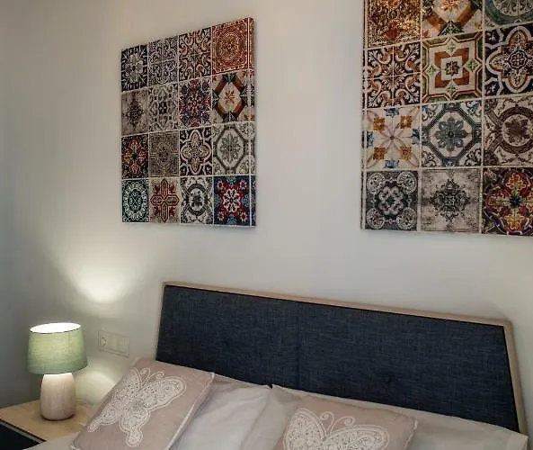 Turisticos Moret 11 - 2a Caces